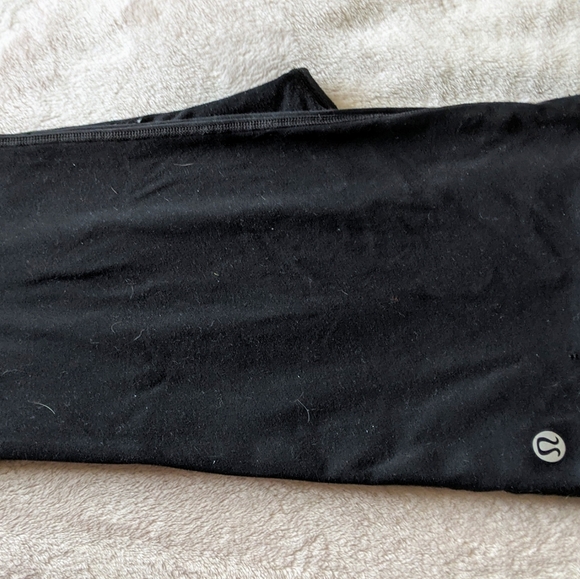 Lululemon yoga black pants size 8 - Picture 3 of 4
